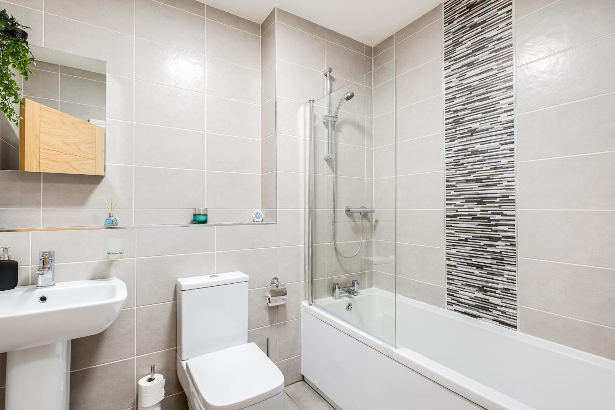 Pluxa Blue Sapphire Luxury Stay Free Parking Free Wifi - Walk Everywhere, Travel, Biz, Leisure Birmingham Esterno foto