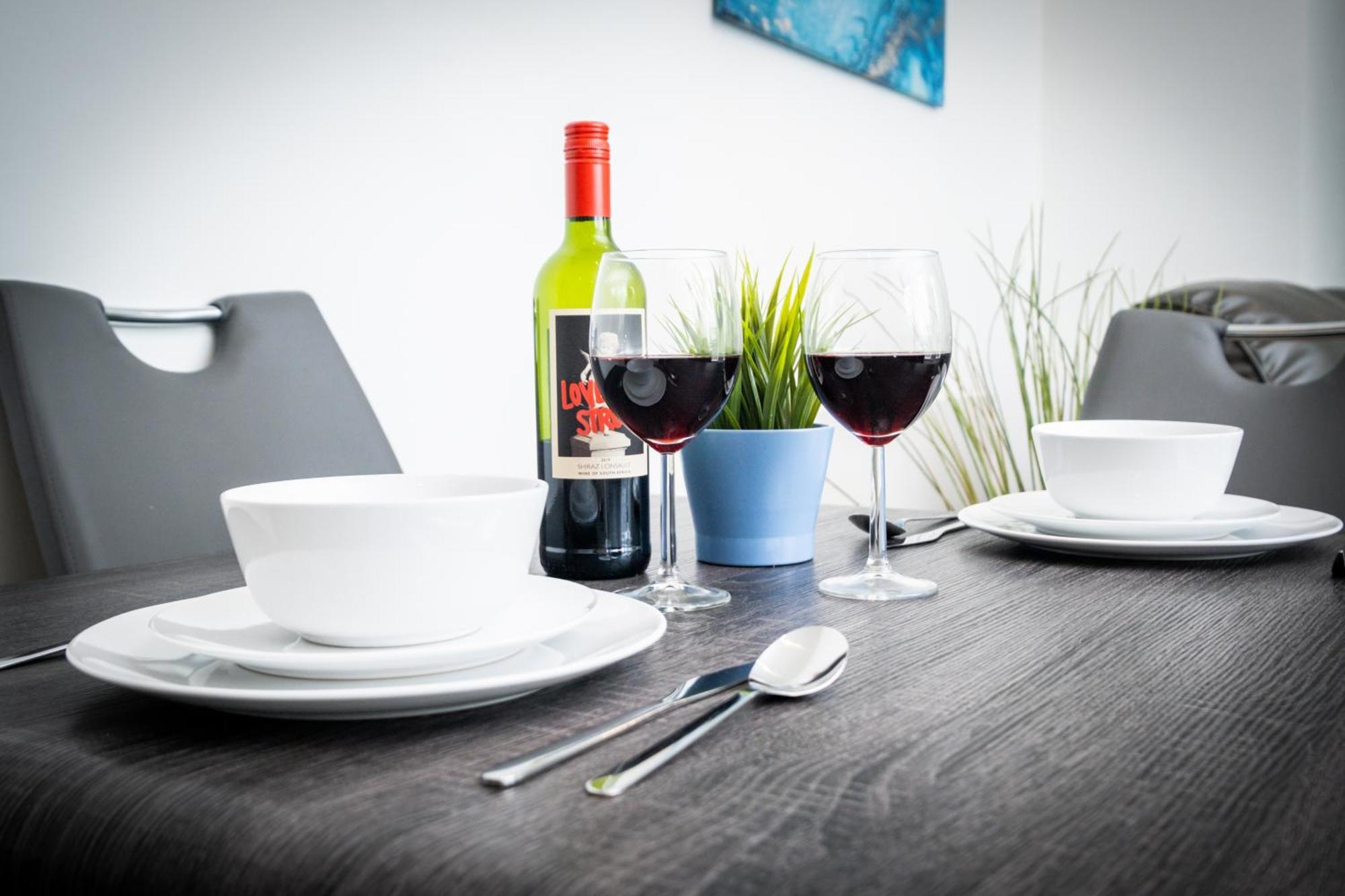 Pluxa Blue Sapphire Luxury Stay Free Parking Free Wifi - Walk Everywhere, Travel, Biz, Leisure Birmingham Esterno foto